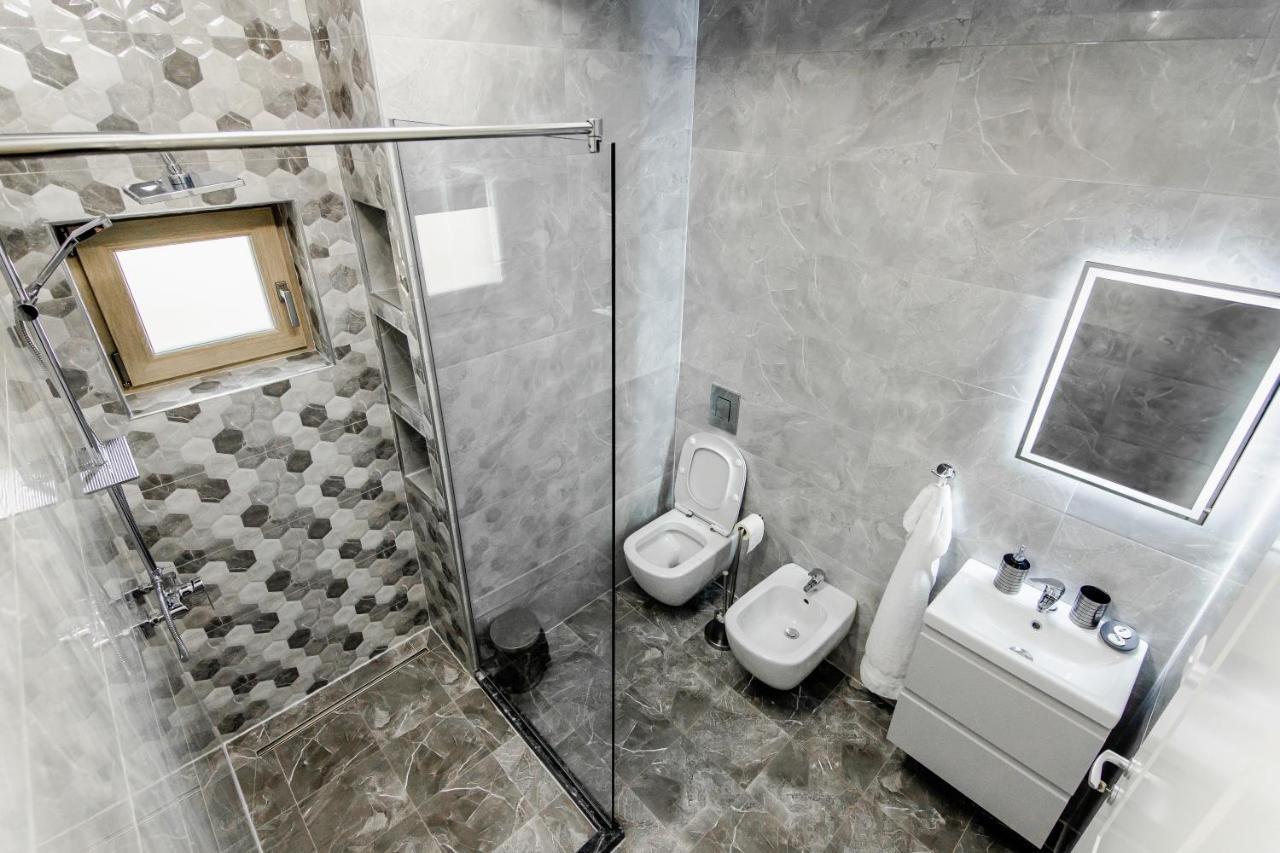 Samplus Central Apartment Craiova Exterior foto